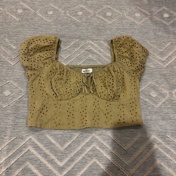 Green Eyelet Puff Sleeve Crop Top - Picture 1 of 3